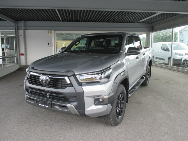 TOYOTA Hilux 2.8d MHEV Invincible Double Cab 4x4-image-0