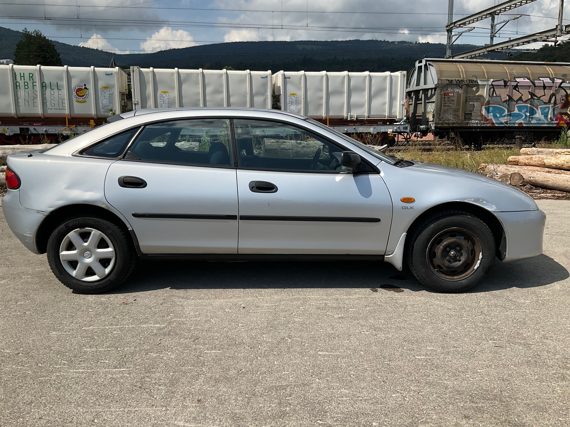 MAZDA 323 F 1.8i-16V Silv.stone-image-2