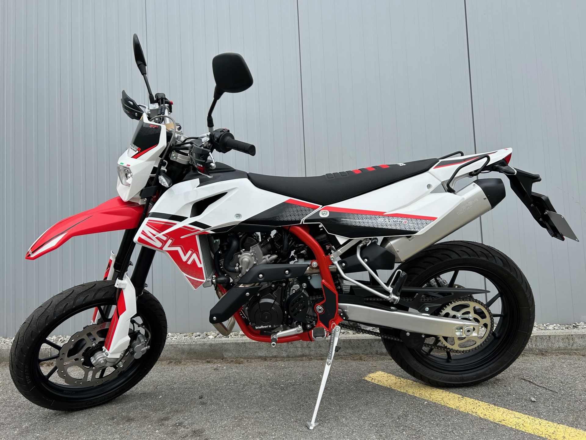 SWM SM 125 R-showroom-element-1