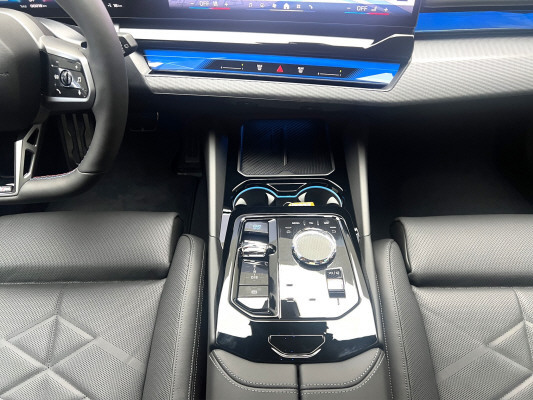 BMW i5 M60 Tour. M Sport Pro-image-11