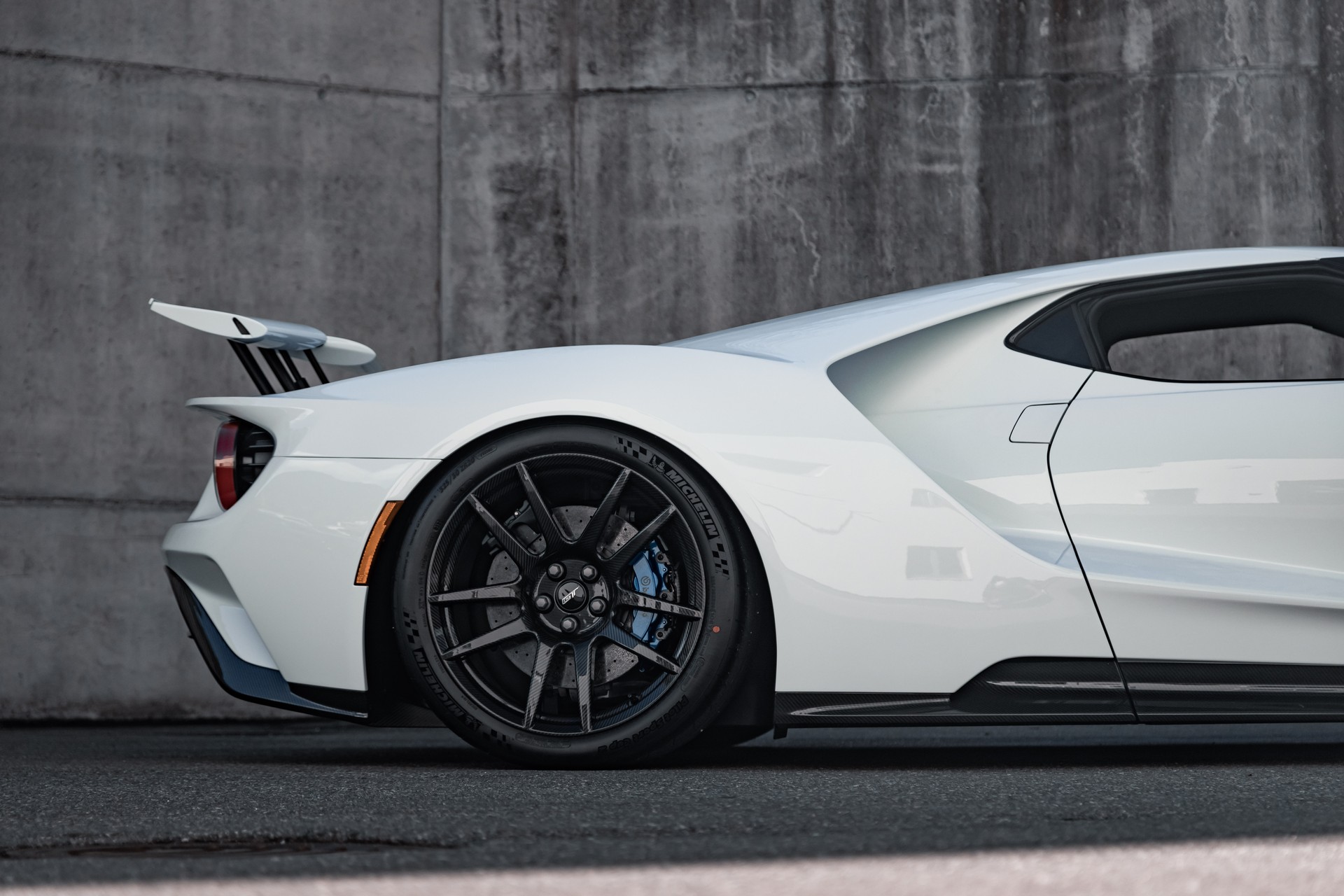 FORD Carbon Series-image-27