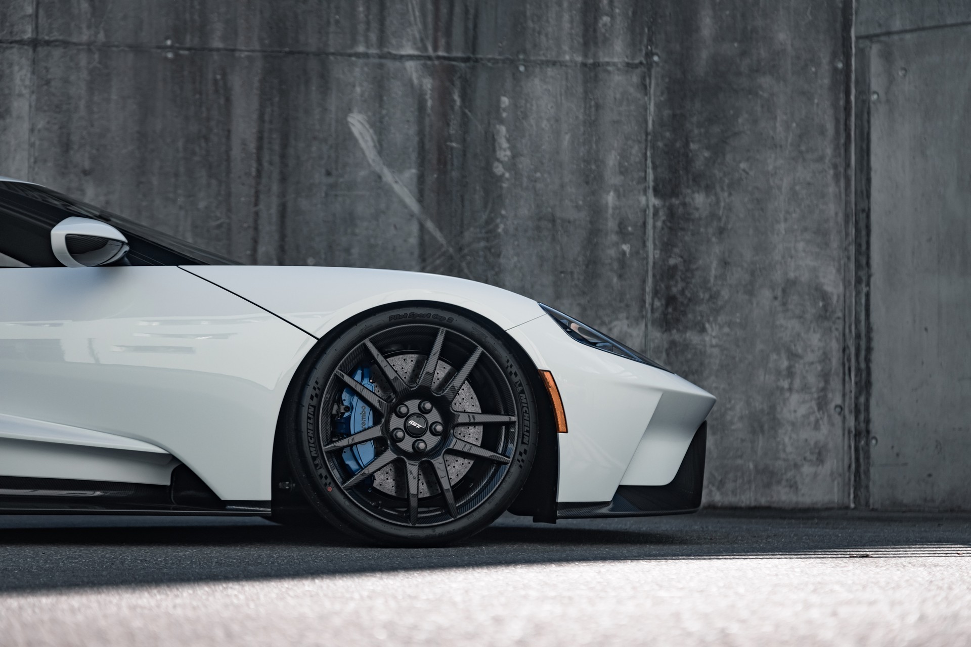 FORD Carbon Series-image-26