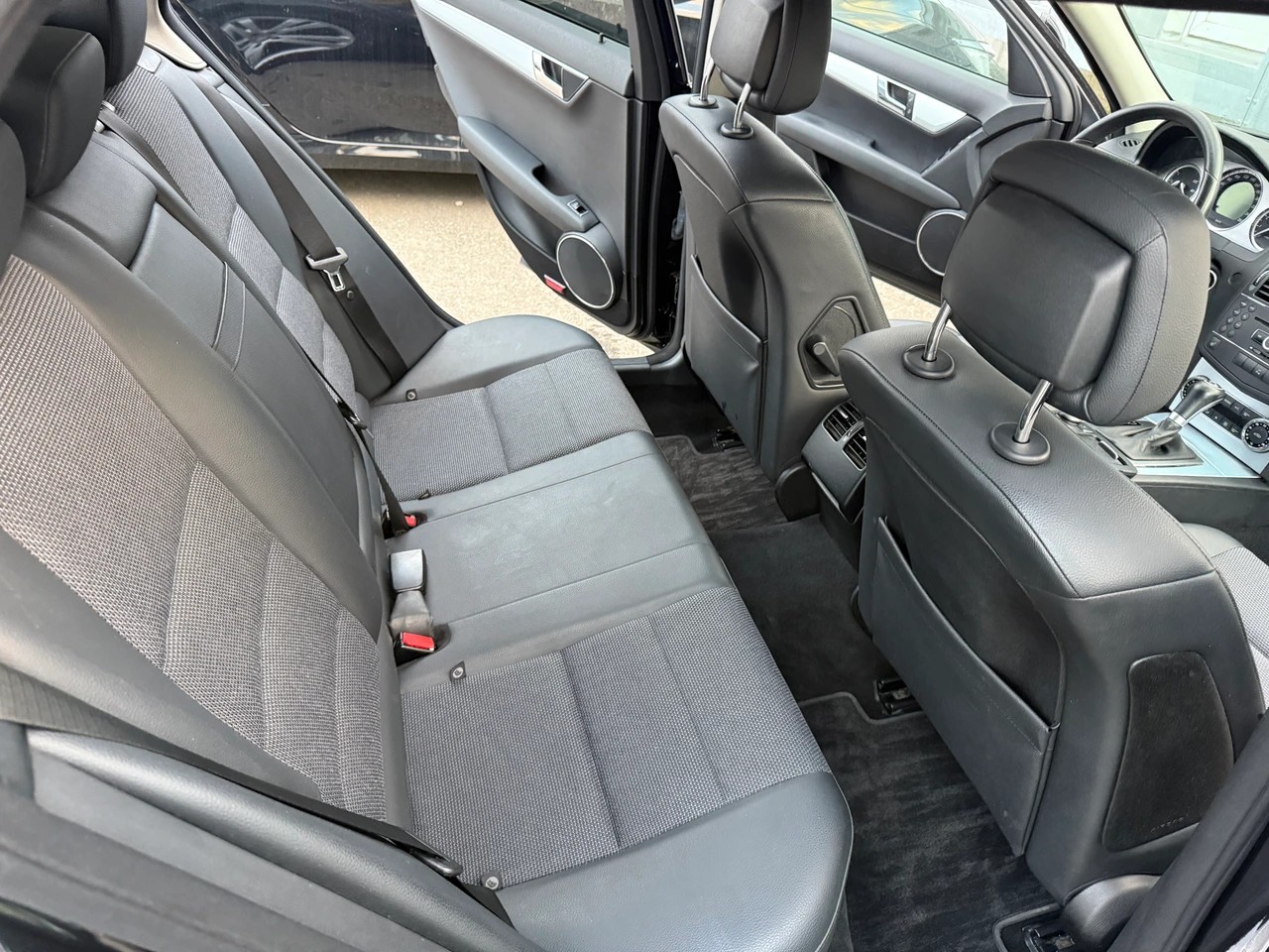 MERCEDES-BENZ C 230 Avantgarde 7G-Tronic-image-9