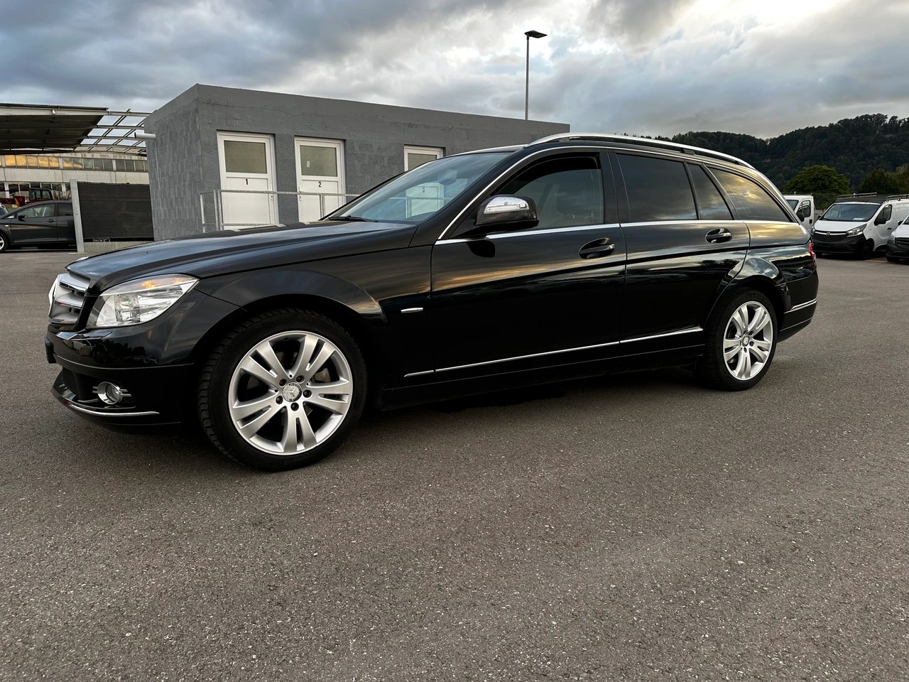 MERCEDES-BENZ C 230 Avantgarde 7G-Tronic-showroom-element-1