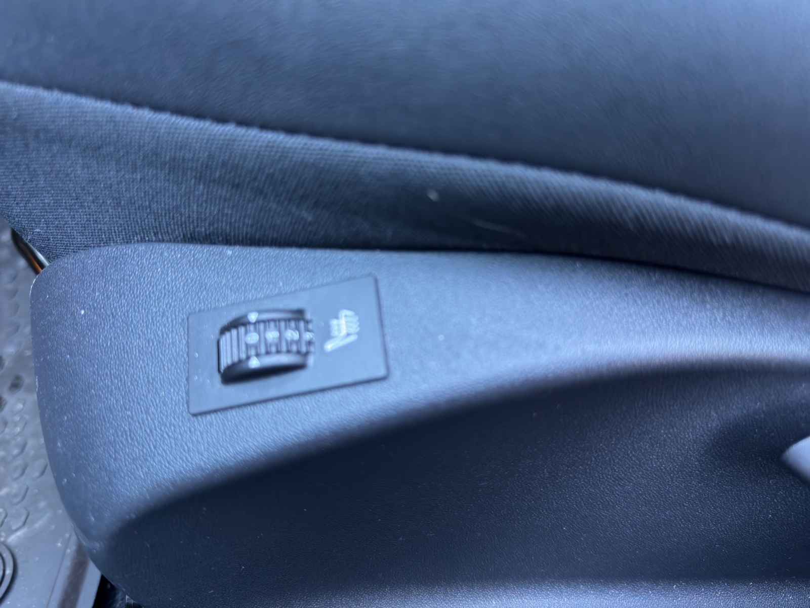 PEUGEOT 2008 1.2 PureTech Active EAT6-image-14
