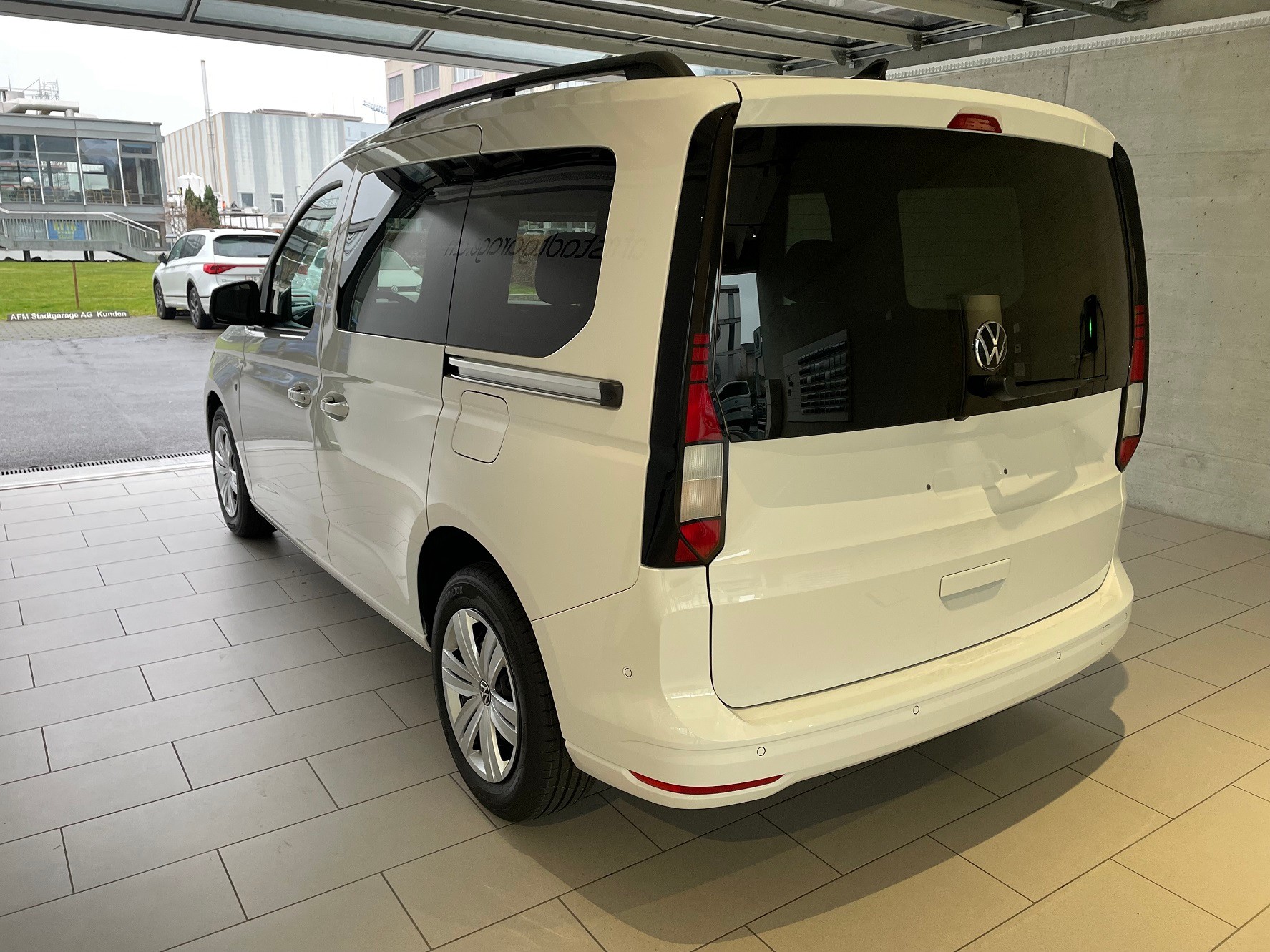 VW Caddy 2.0 TDI Liberty DSG-image-3