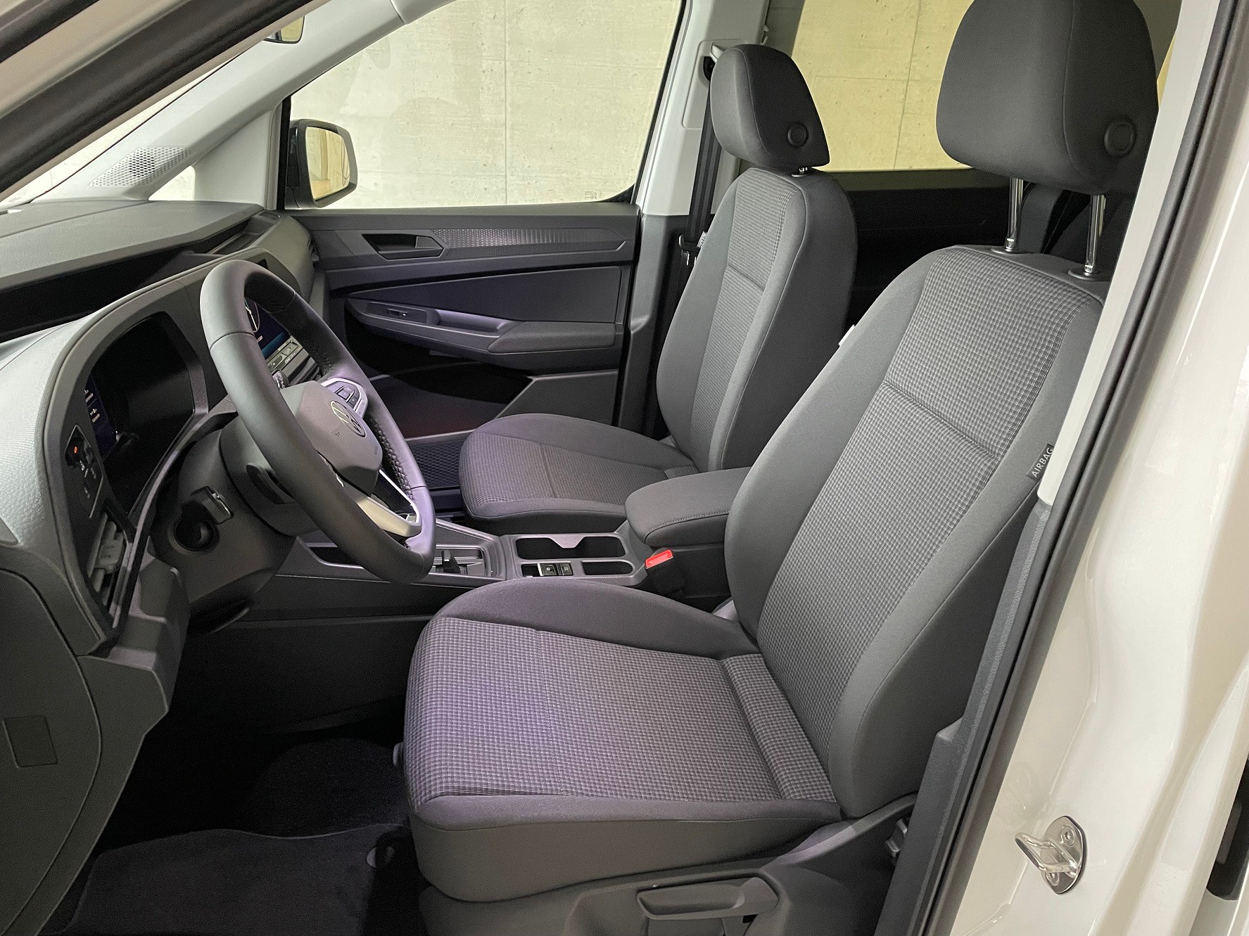 VW Caddy 2.0 TDI Liberty DSG-image-10