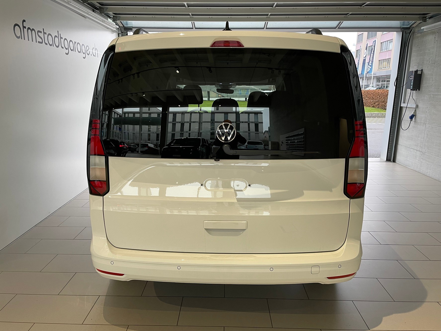 VW Caddy 2.0 TDI Liberty DSG-image-2