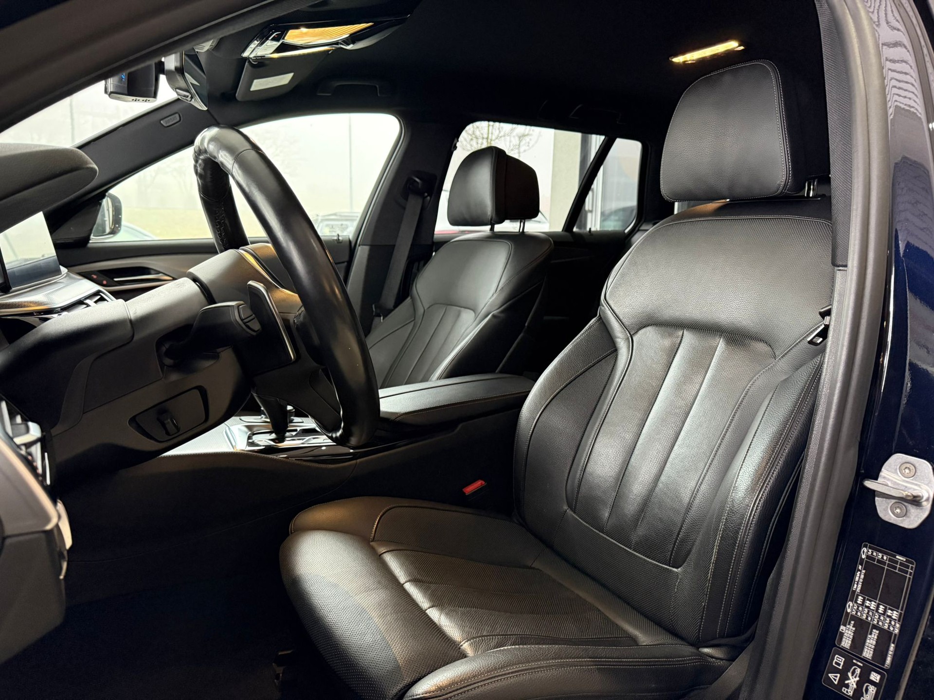 BMW M550d xDrive Touring Steptronic-image-10