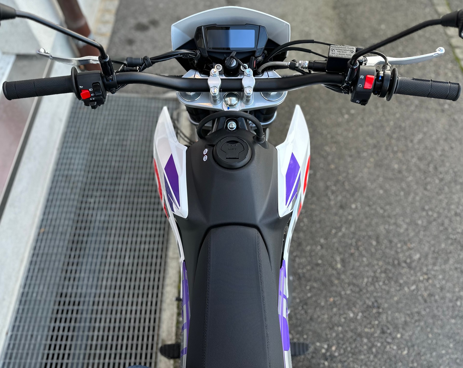 APRILIA SX 125-image-8