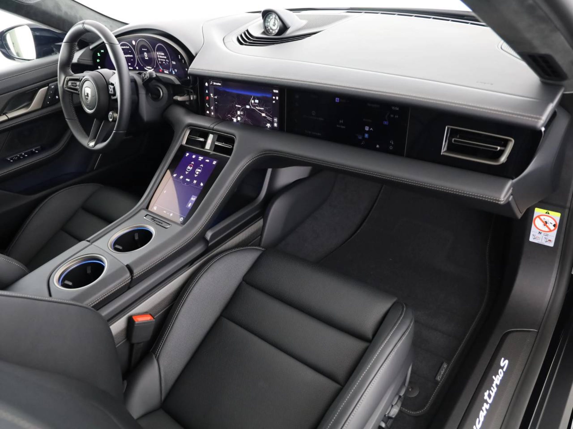 PORSCHE Taycan Turbo S Cross Turismo-image-10