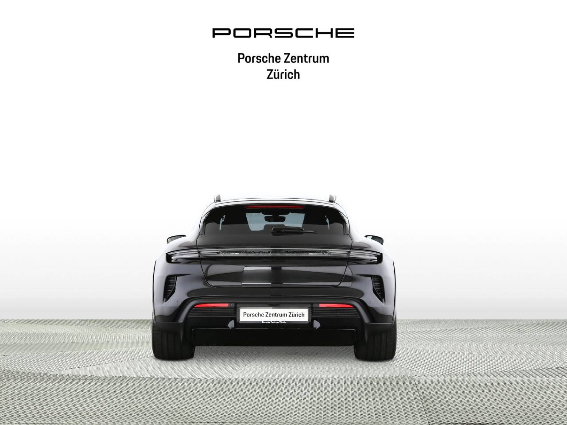 PORSCHE Taycan Turbo S Cross Turismo-image-7