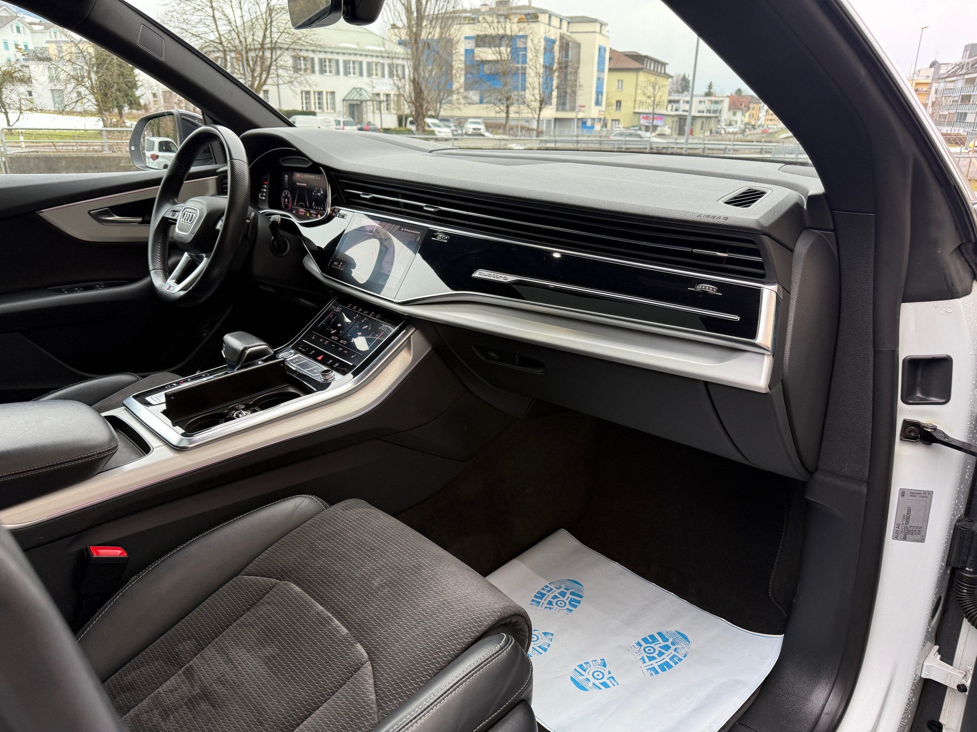 AUDI Q8 50 TDI quattro tiptronic-image-8