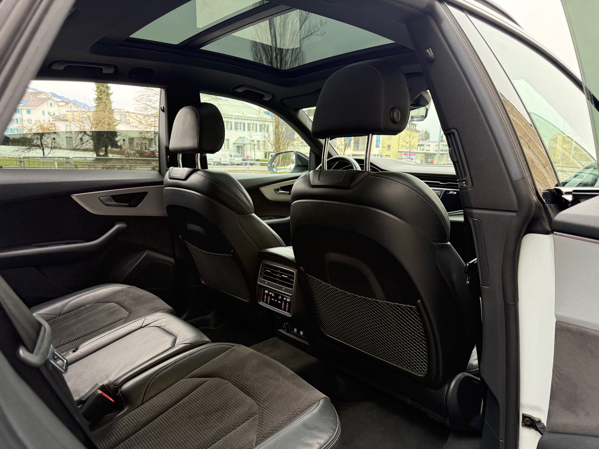 AUDI Q8 50 TDI quattro tiptronic-image-10