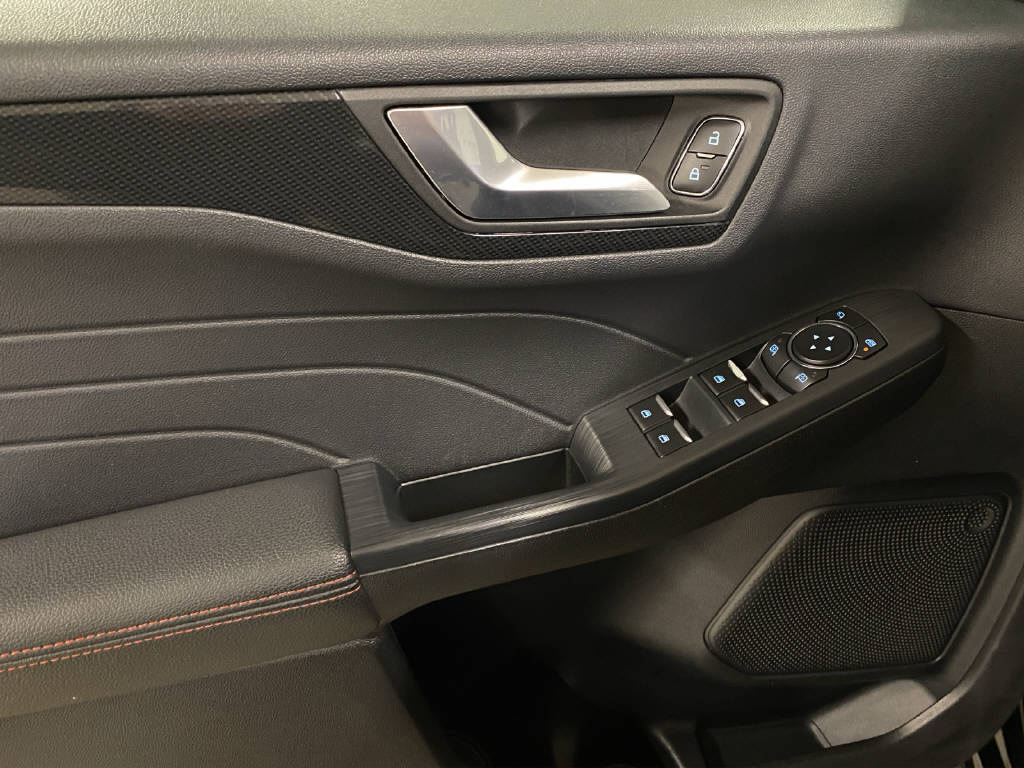 FORD Kuga 2.5 PHEV 243 PS ST-Line X-image-11