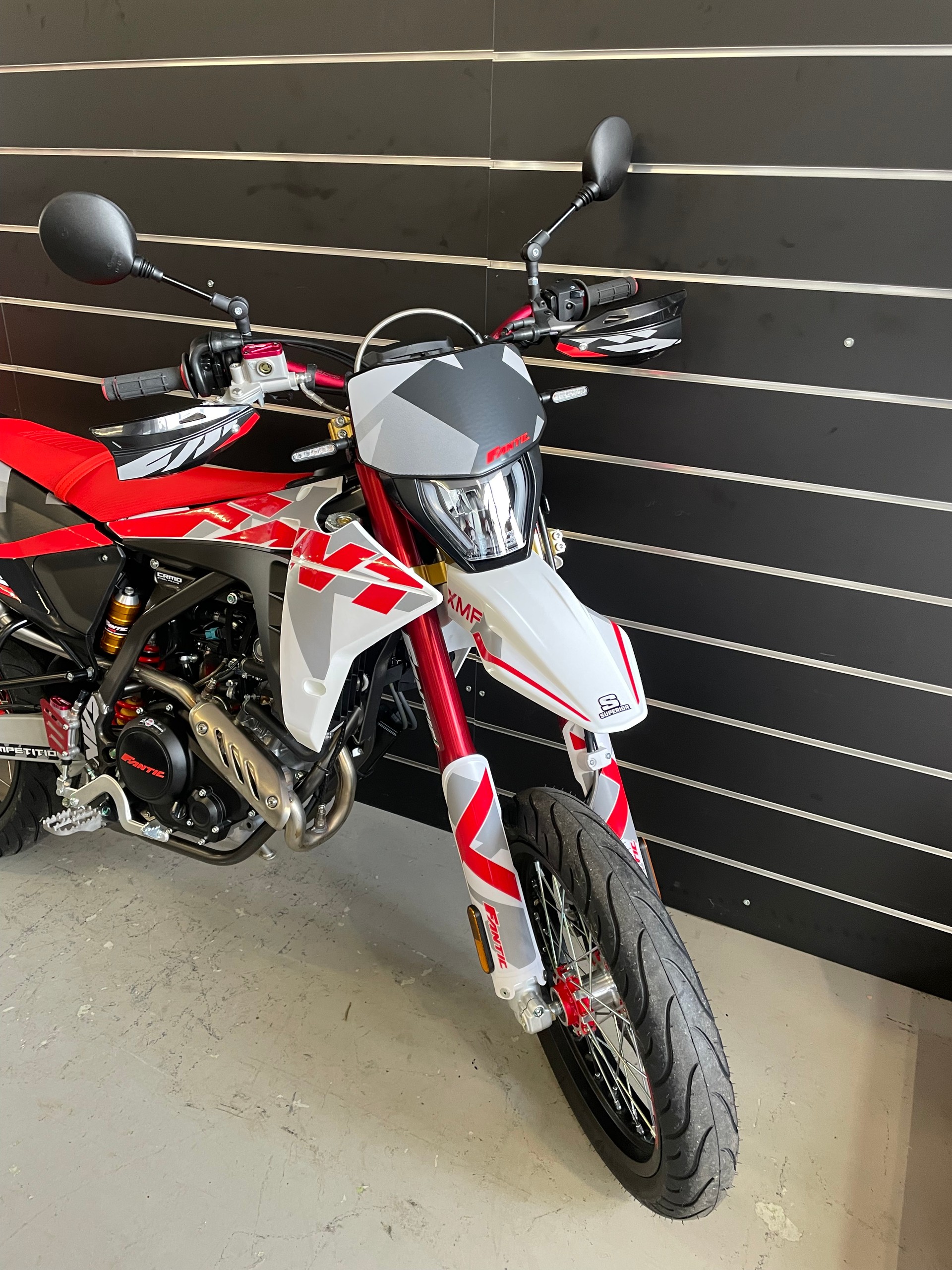 FANTIC XMF 125 Competition-showroom-element-2