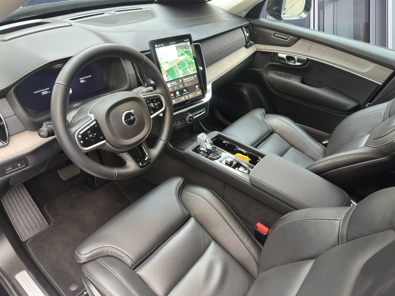 VOLVO XC90 2.0 T8 TE Plus Dark eAWD-image-8