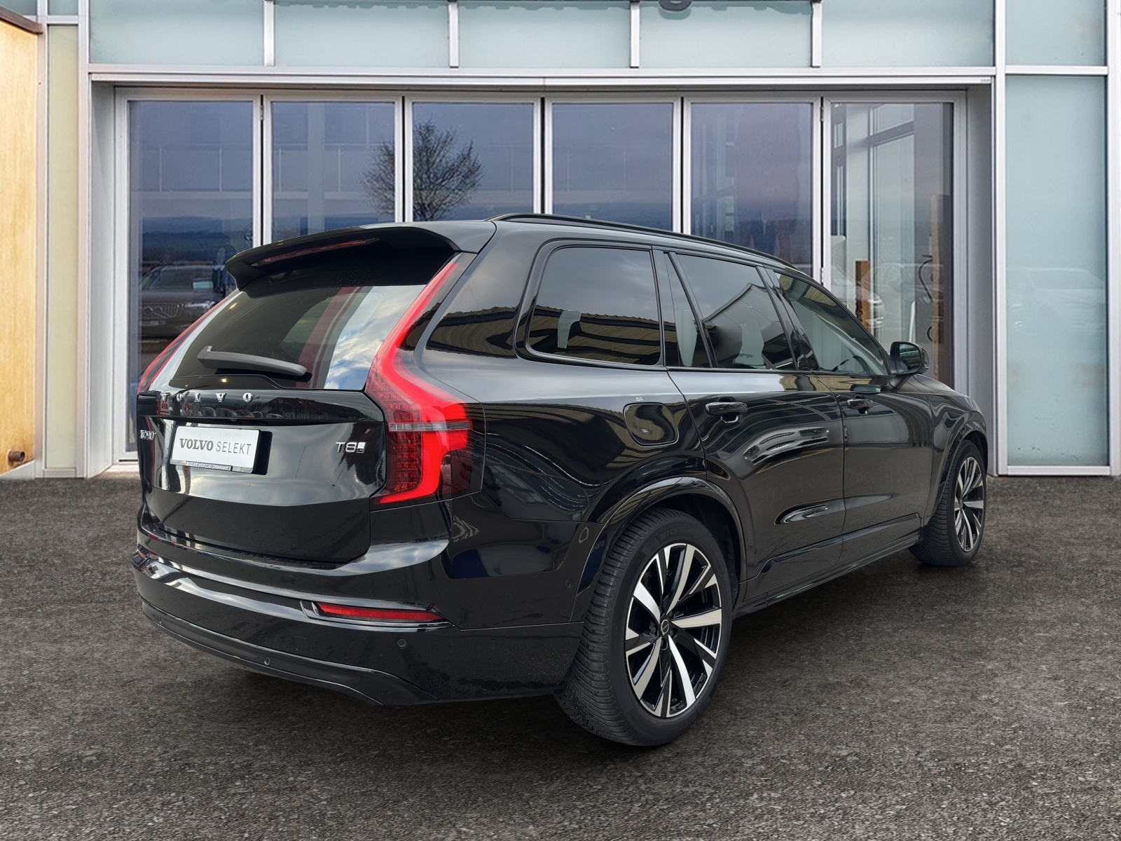 VOLVO XC90 2.0 T8 TE Plus Dark eAWD-image-4