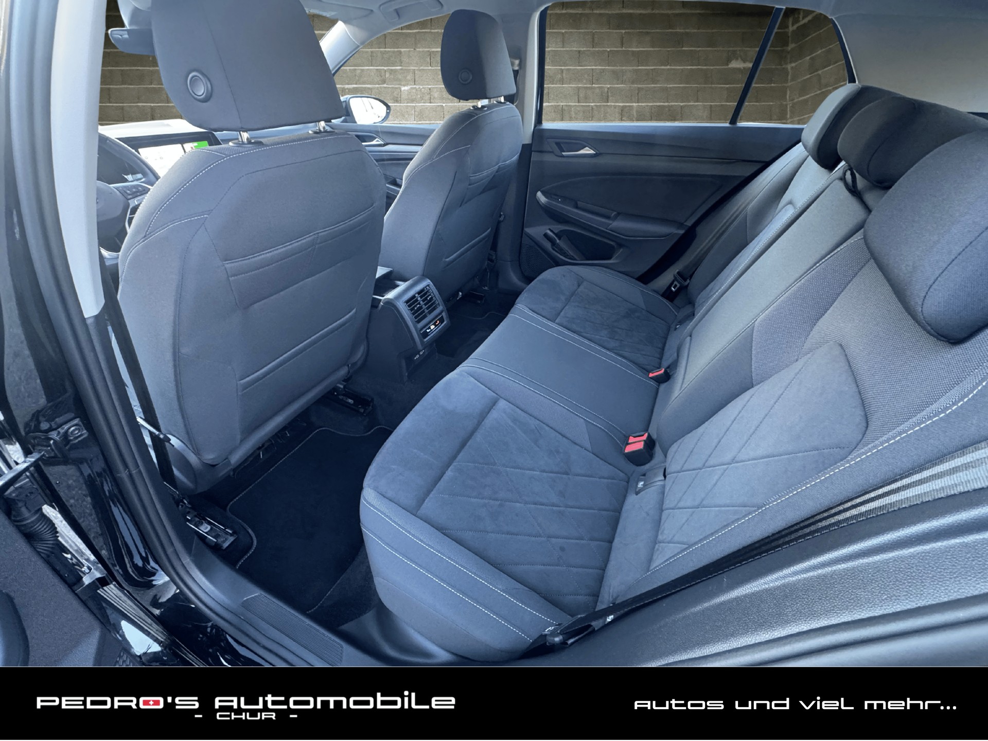 VW Golf 2.0 TSI Style DSG 4 Motion-image-10