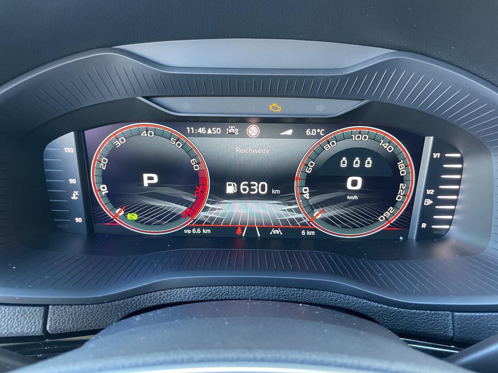 SKODA Karoq 2.0 TSI SportLine 4x4 DSG-image-8