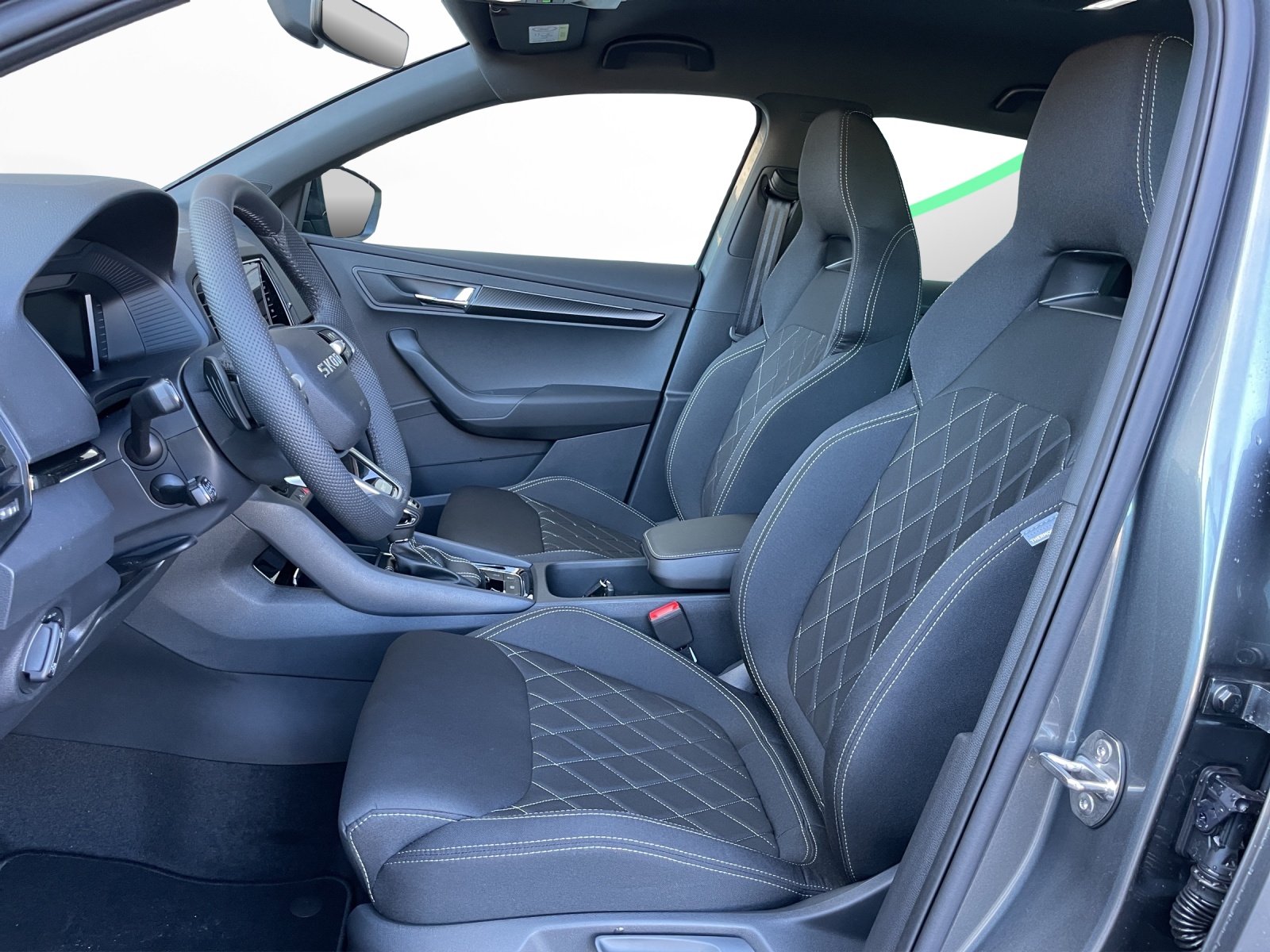 SKODA Karoq 2.0 TSI SportLine 4x4 DSG-image-6
