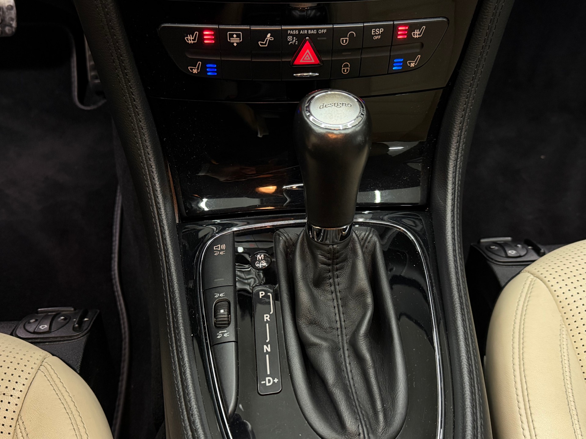 MERCEDES-BENZ CLS 63 AMG 7G-Tronic-image-11