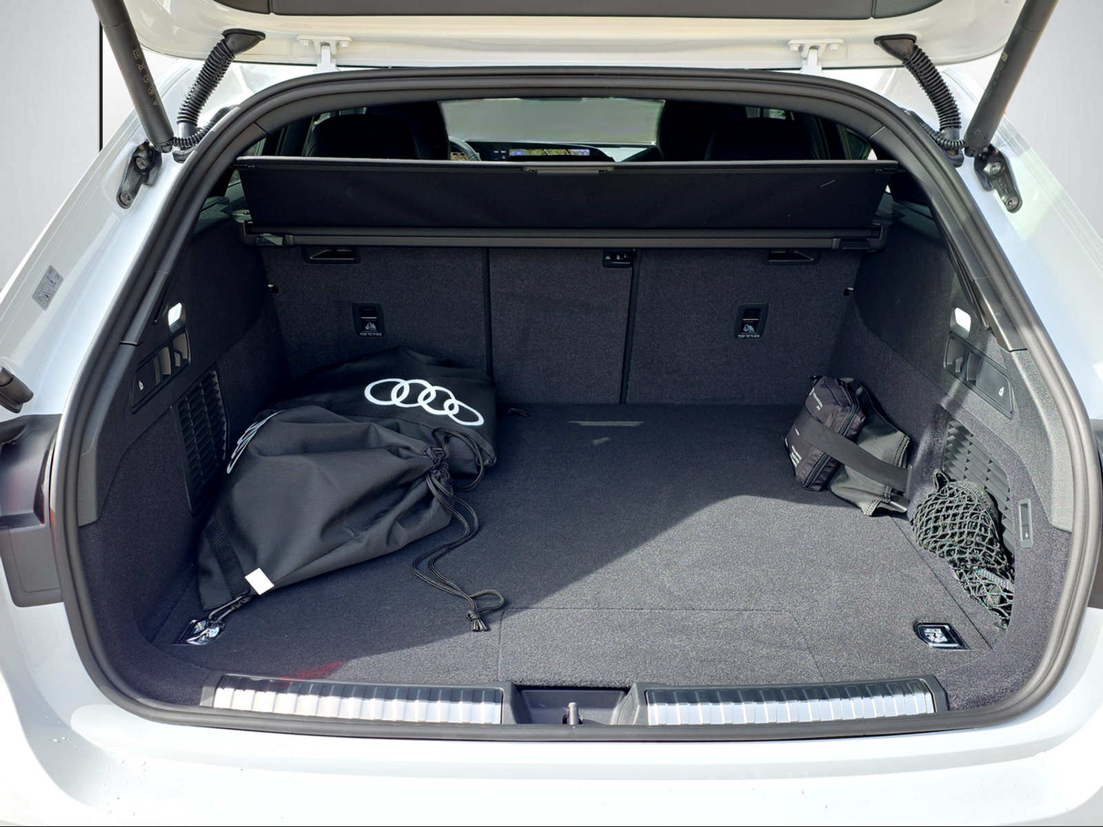 AUDI A5 Avant e-hybrid quattro Attraction 220 kW S tronic-image-11