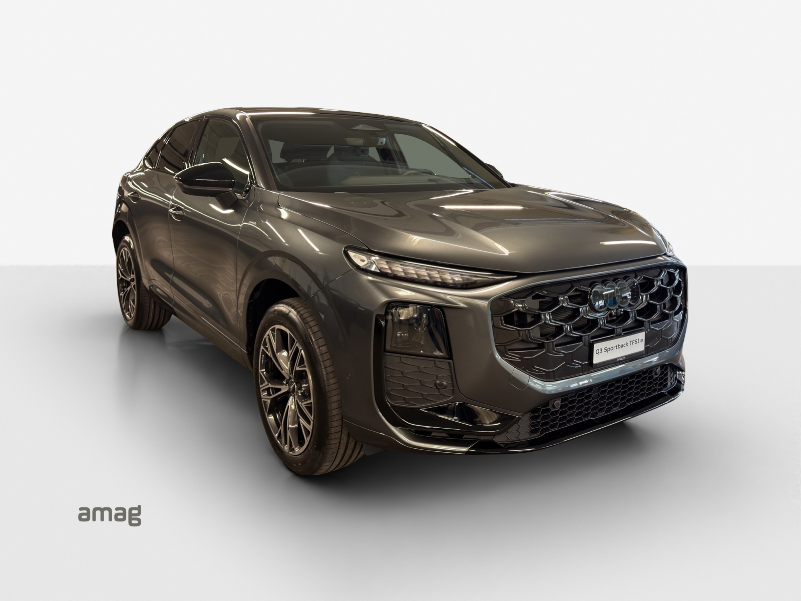 AUDI Q3 Sportback e-hybrid 200 kW S tronig-image-5