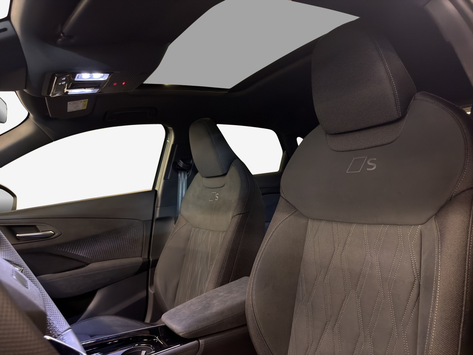 AUDI Q3 Sportback e-hybrid 200 kW S tronig-image-15