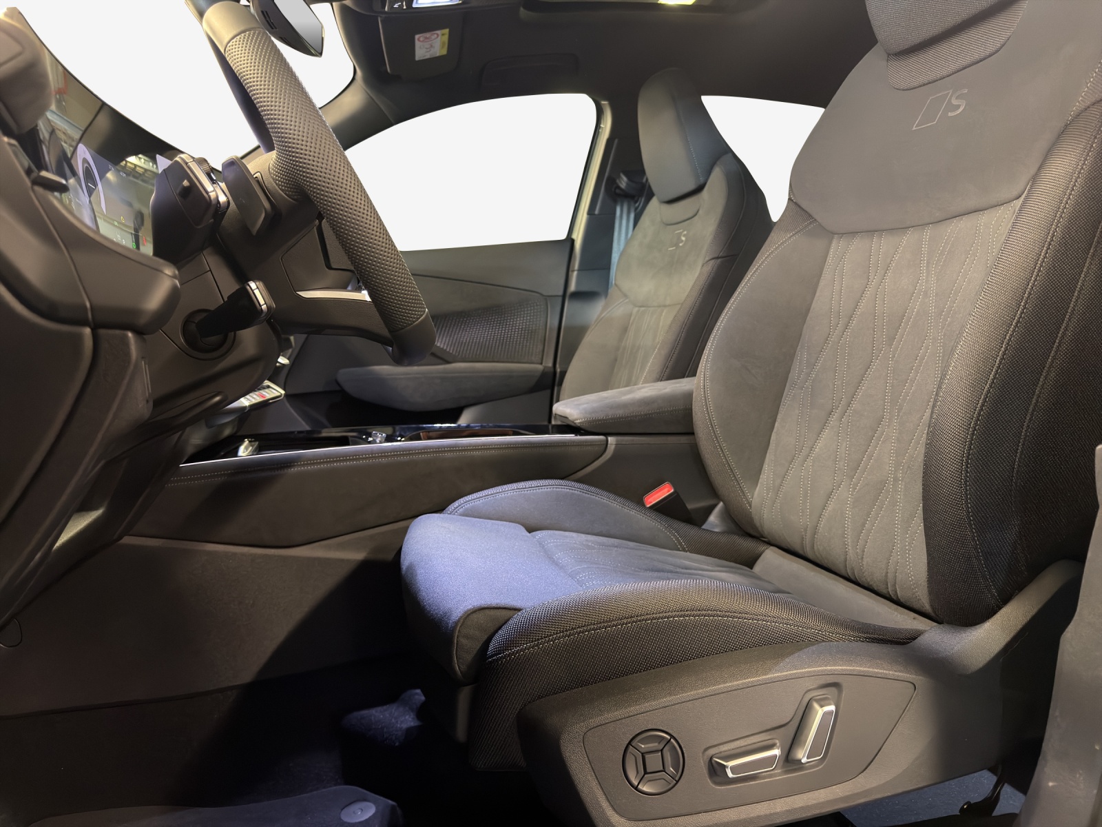 AUDI Q3 Sportback e-hybrid 200 kW S tronig-image-7