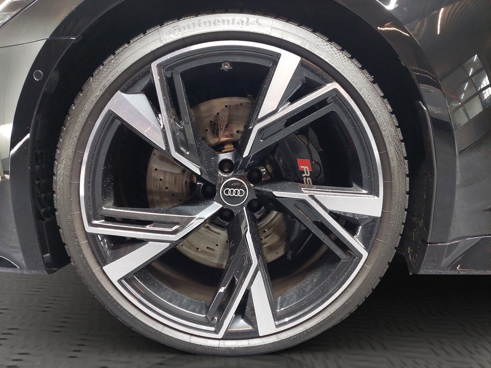 AUDI RS6 Avant 4.0 TFSI V8 Performance quattro-image-13