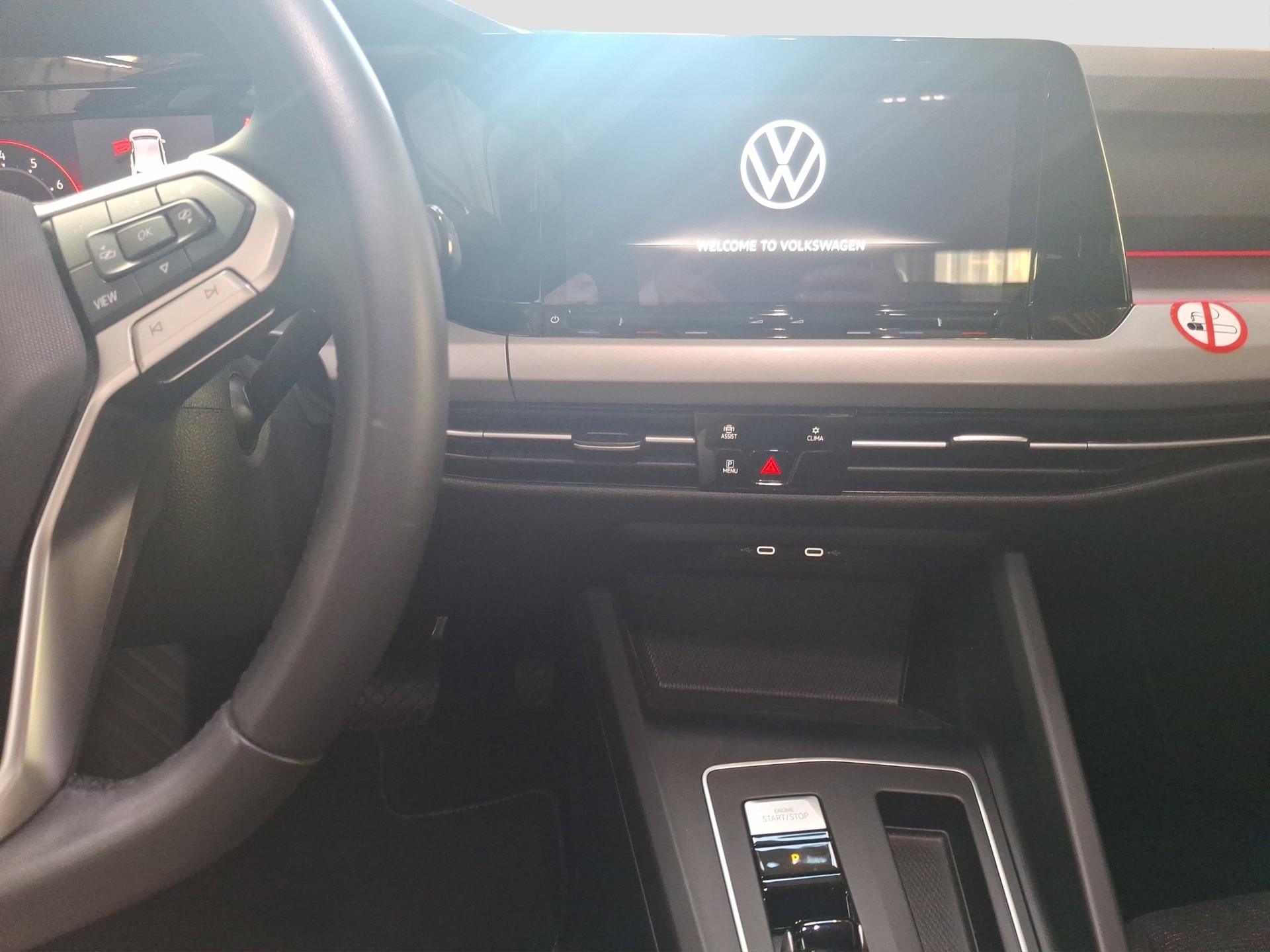 VW Golf 1.5 e TSI ACT Life DSG-image-9