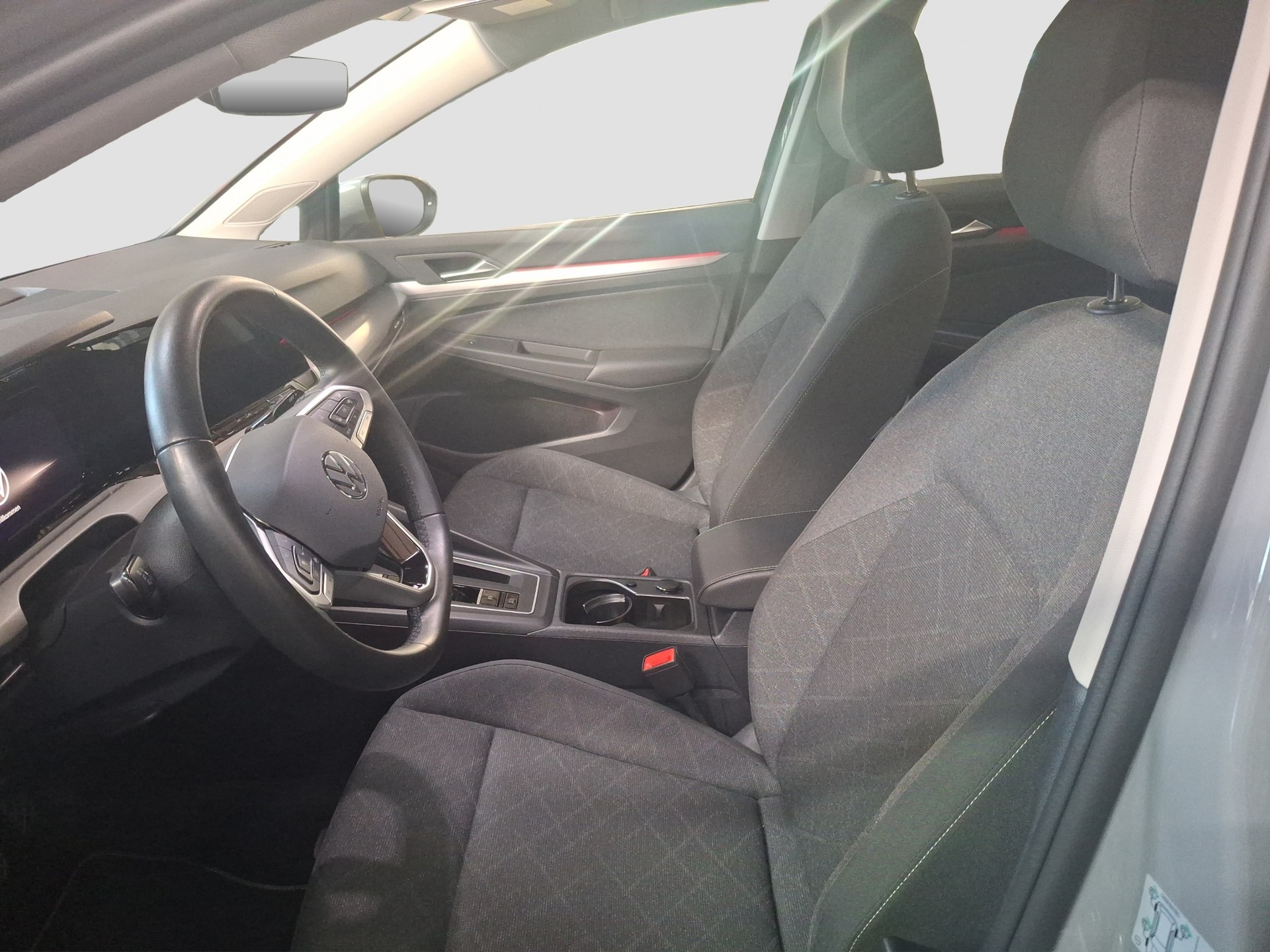 VW Golf 1.5 e TSI ACT Life DSG-image-8