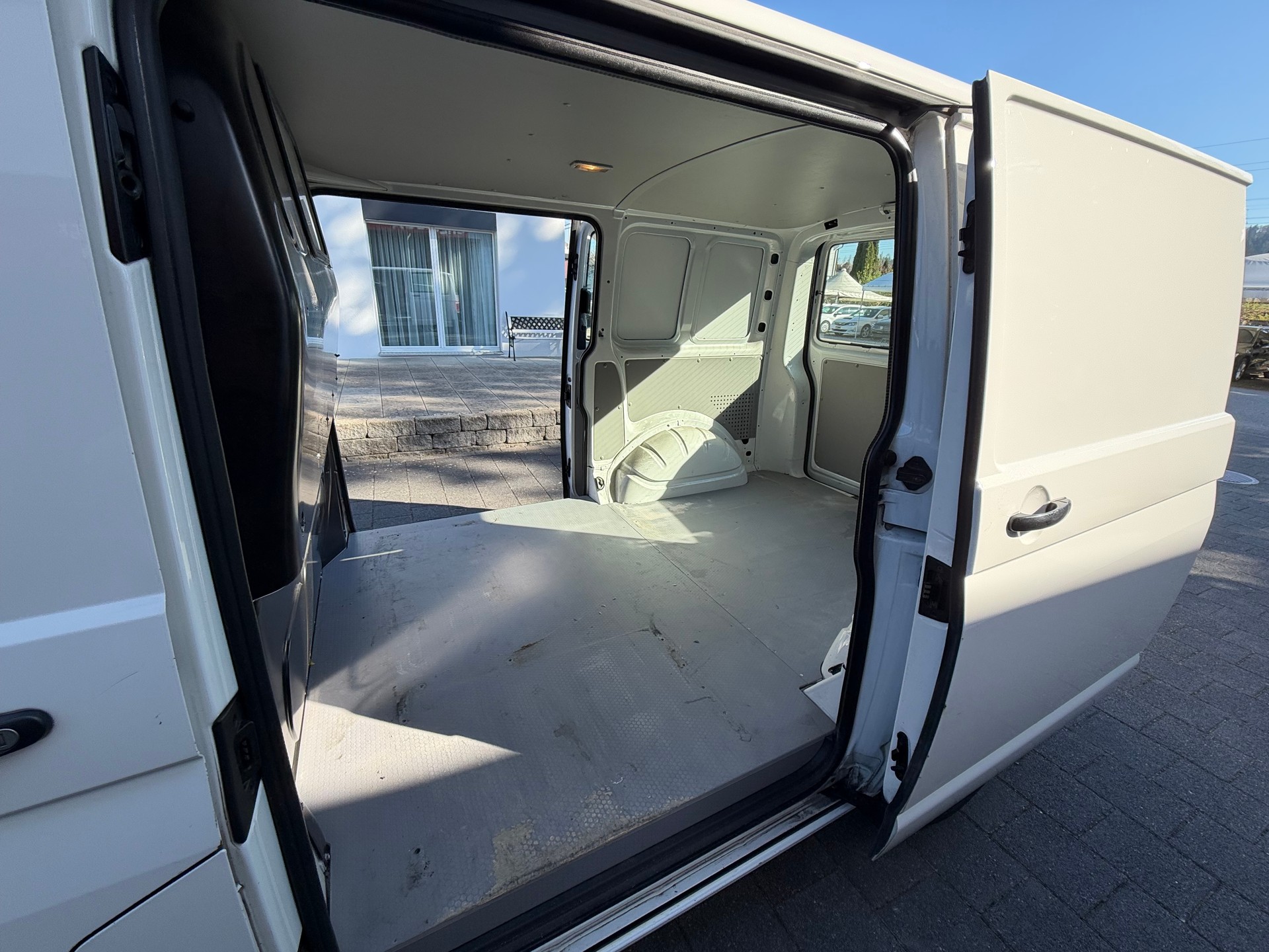 VW T6 2.0 TDI 4Motion DSG-image-12