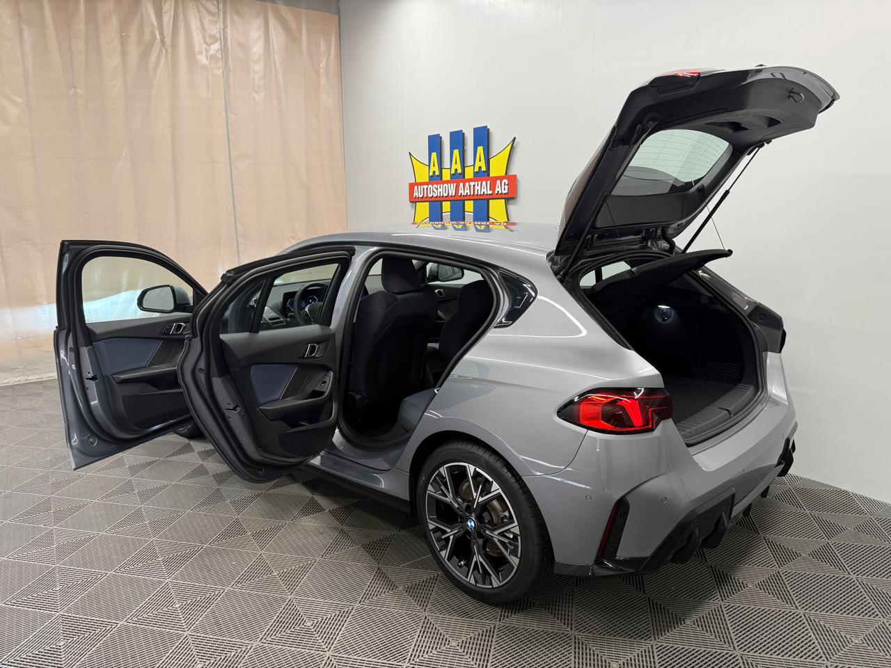 BMW 120d M Sport Steptronic-image-10