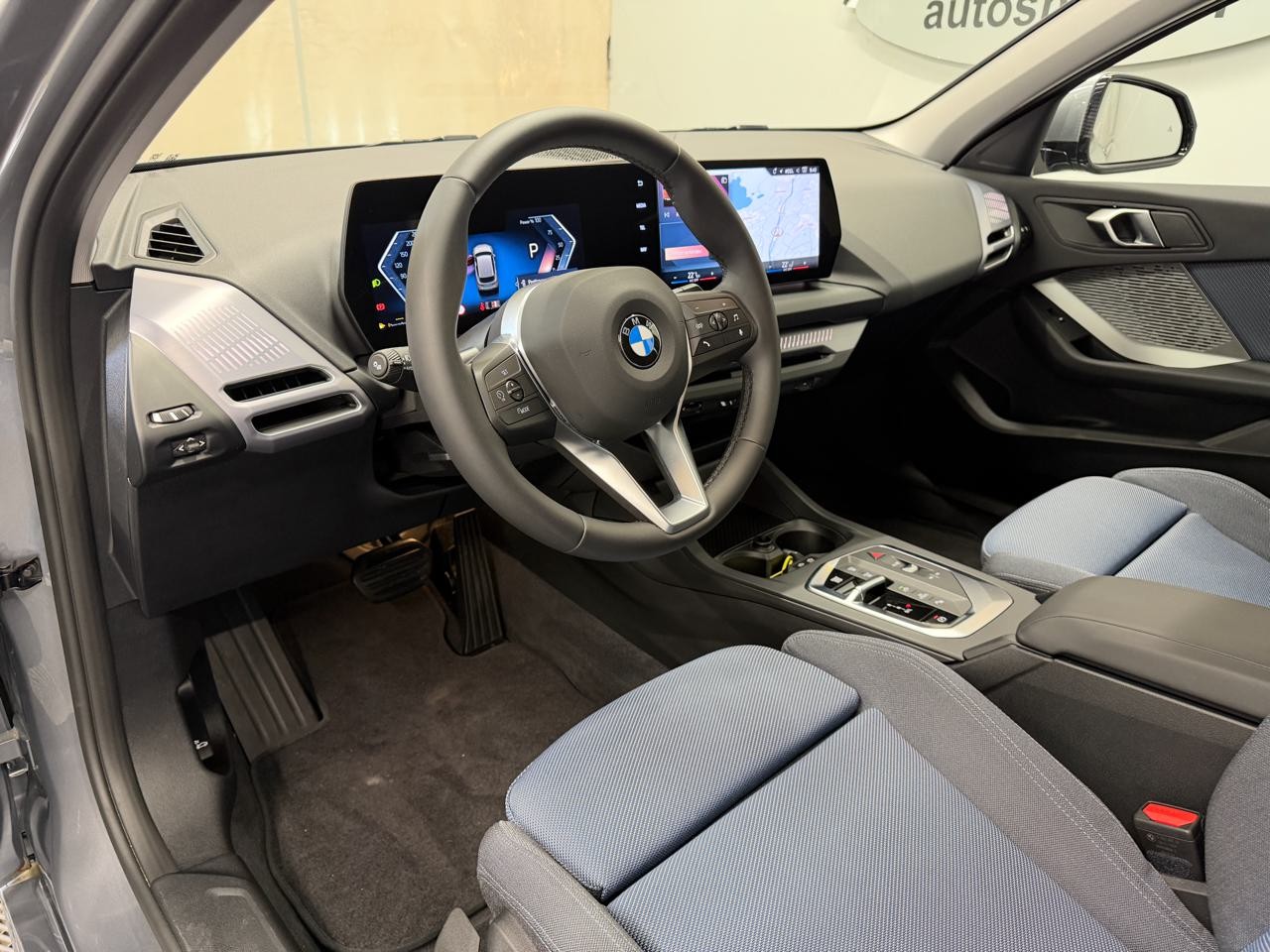 BMW 120d M Sport Steptronic-showroom-element-2