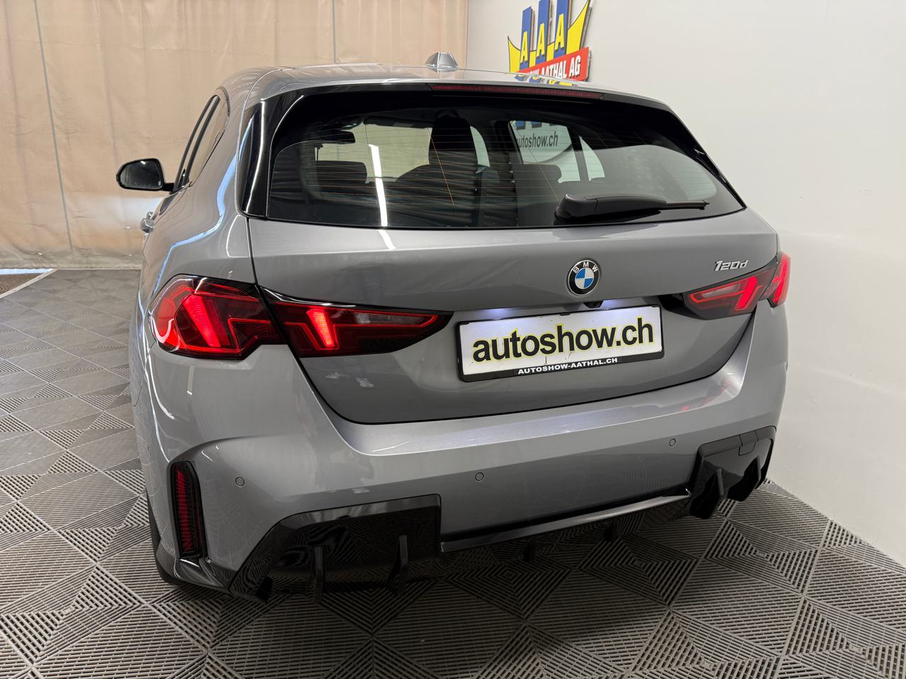 BMW 120d M Sport Steptronic-image-11
