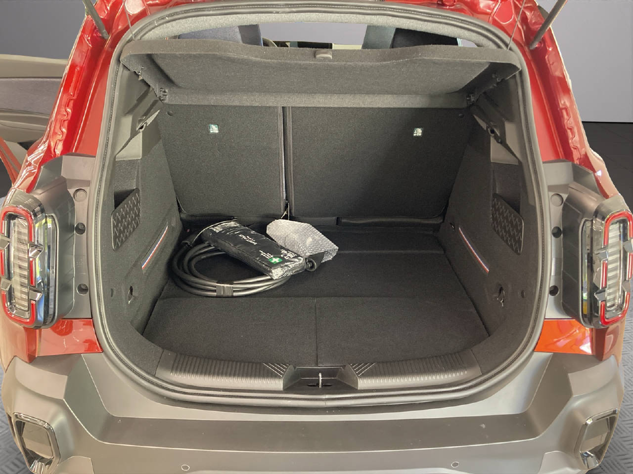 RENAULT R4 E-Tech Comfort Range techno-image-4