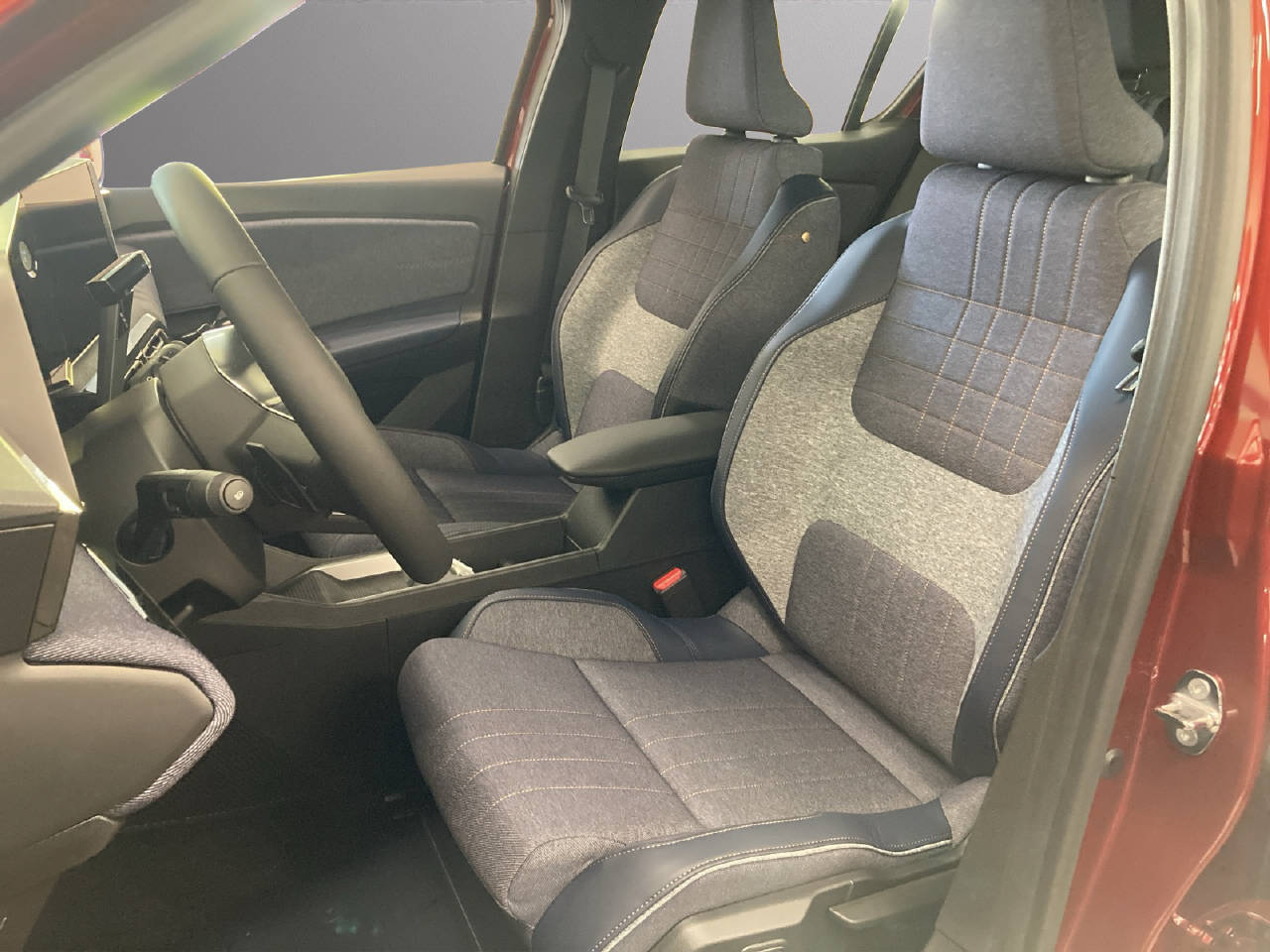 RENAULT R4 E-Tech Comfort Range techno-image-2