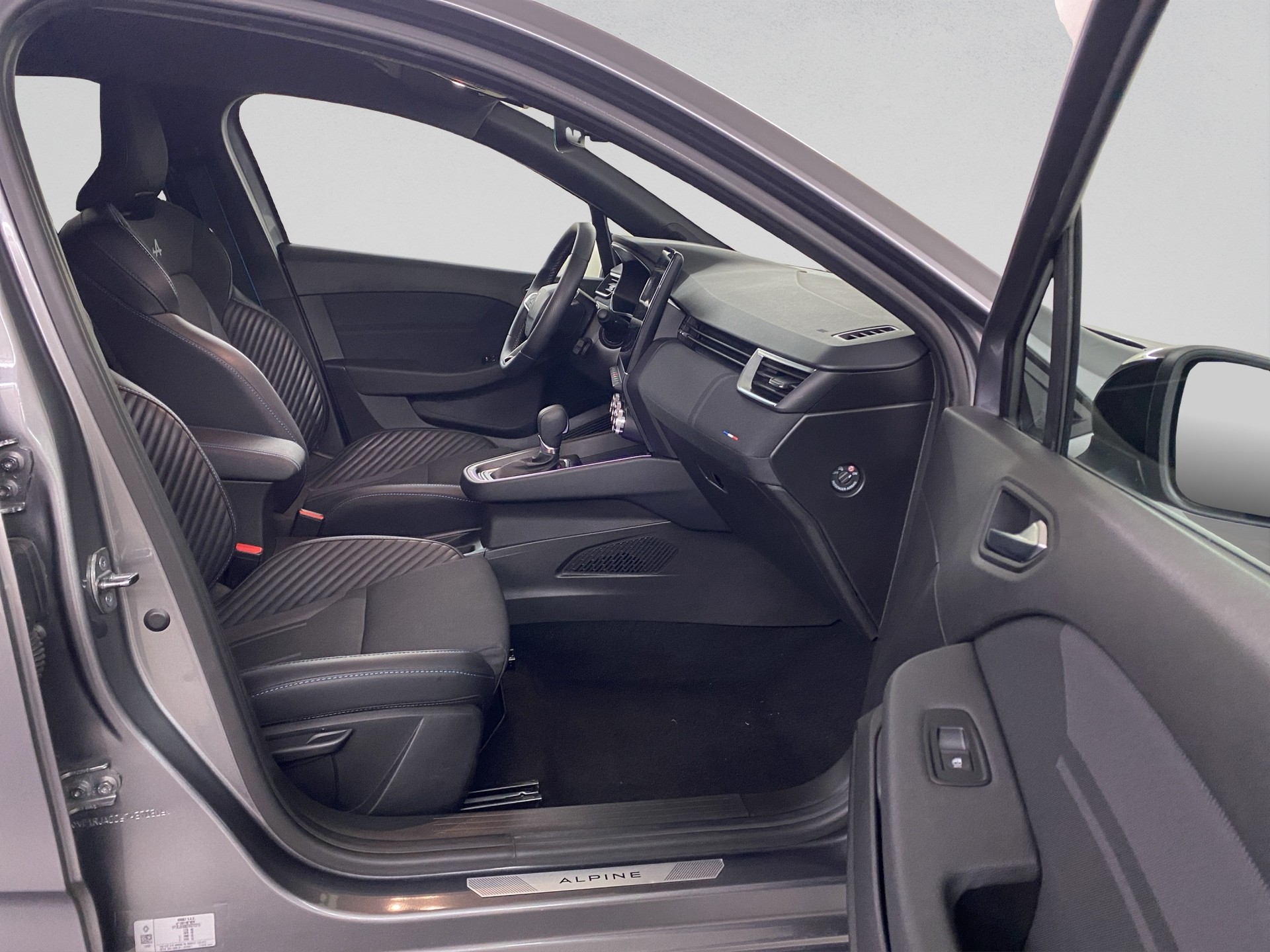 RENAULT Clio 1.6 E-Tech Esprit Alpine-image-12