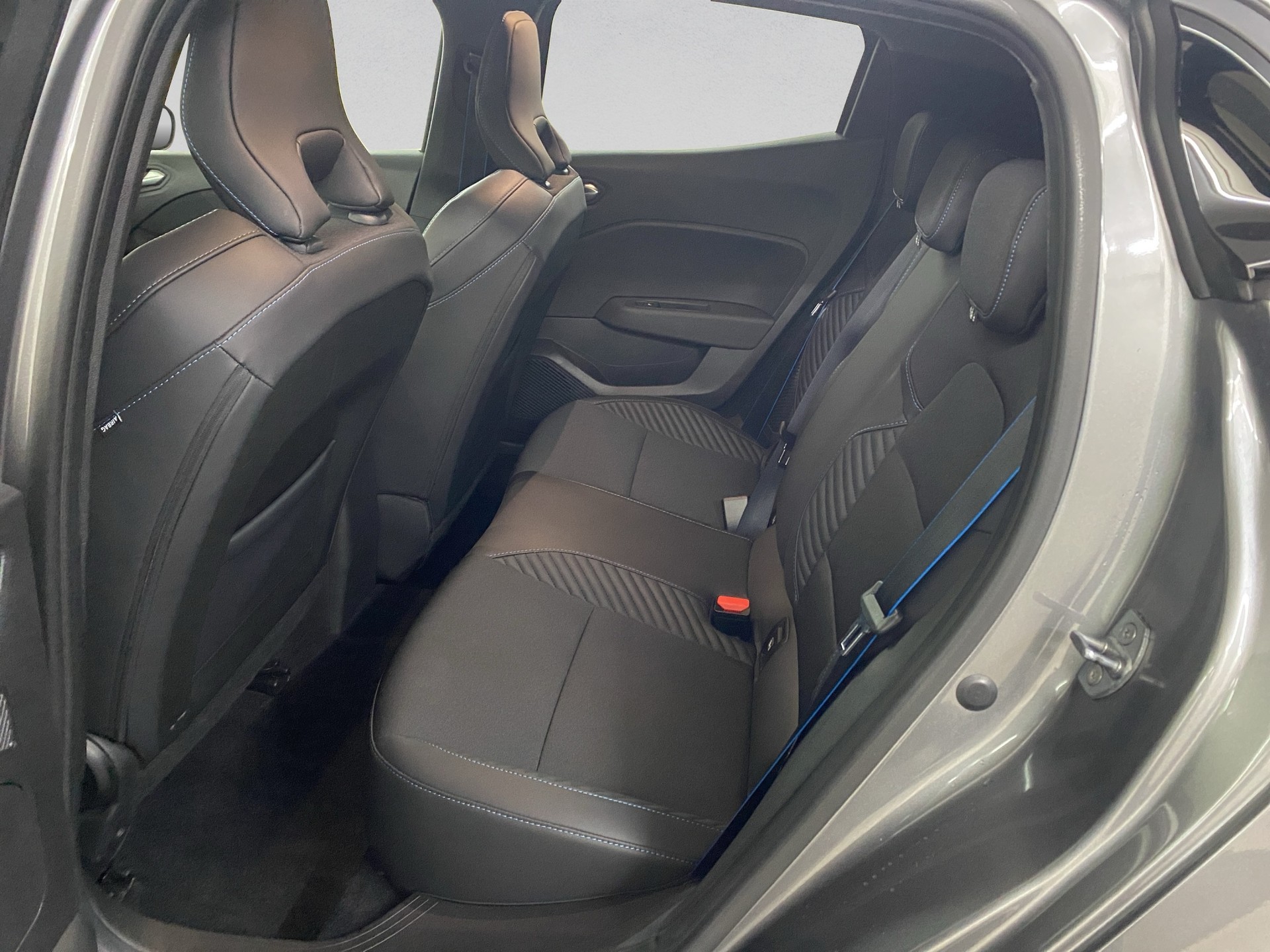 RENAULT Clio 1.6 E-Tech Esprit Alpine-image-20