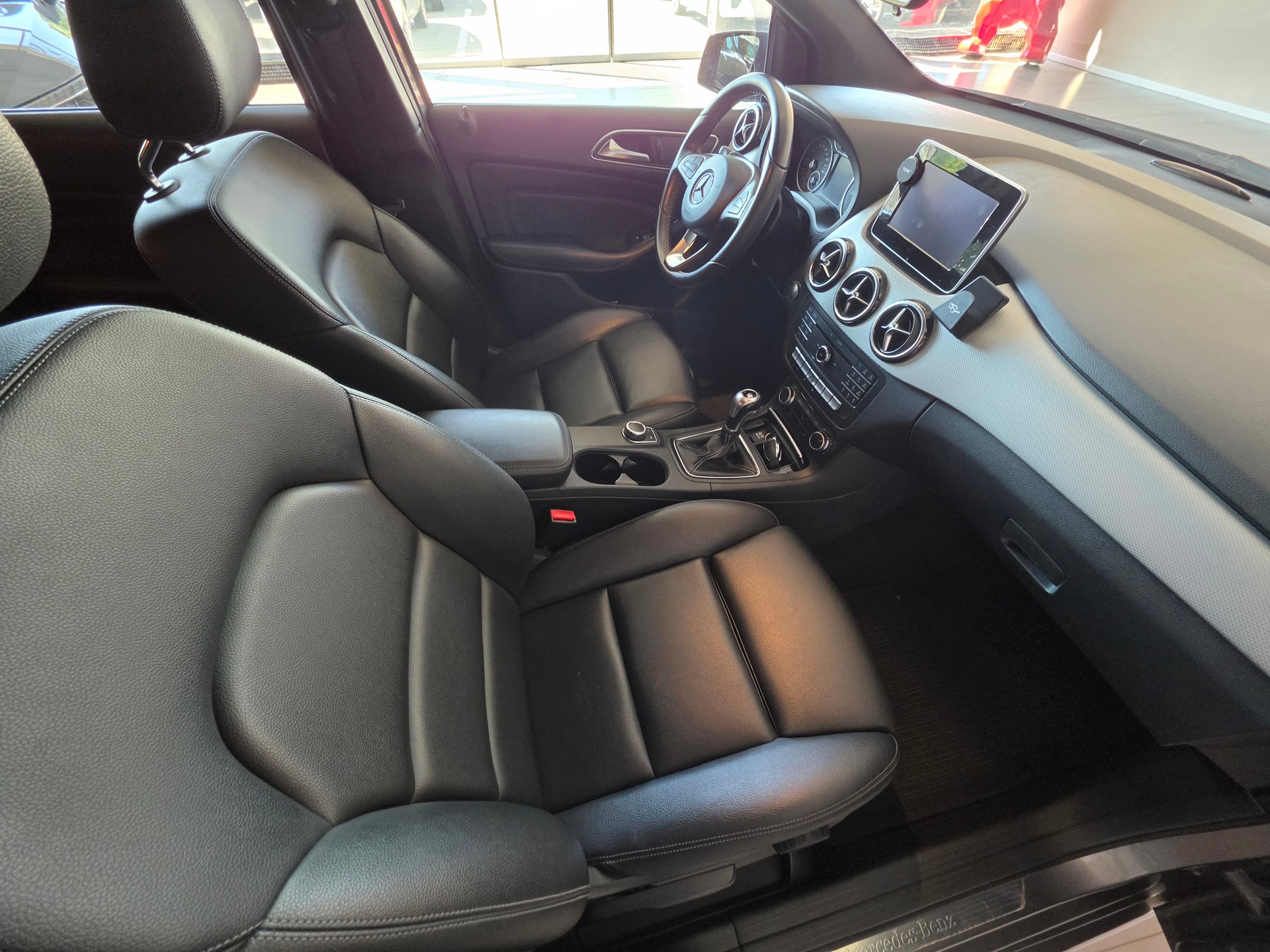 MERCEDES-BENZ B 200 CDI Urban-image-10