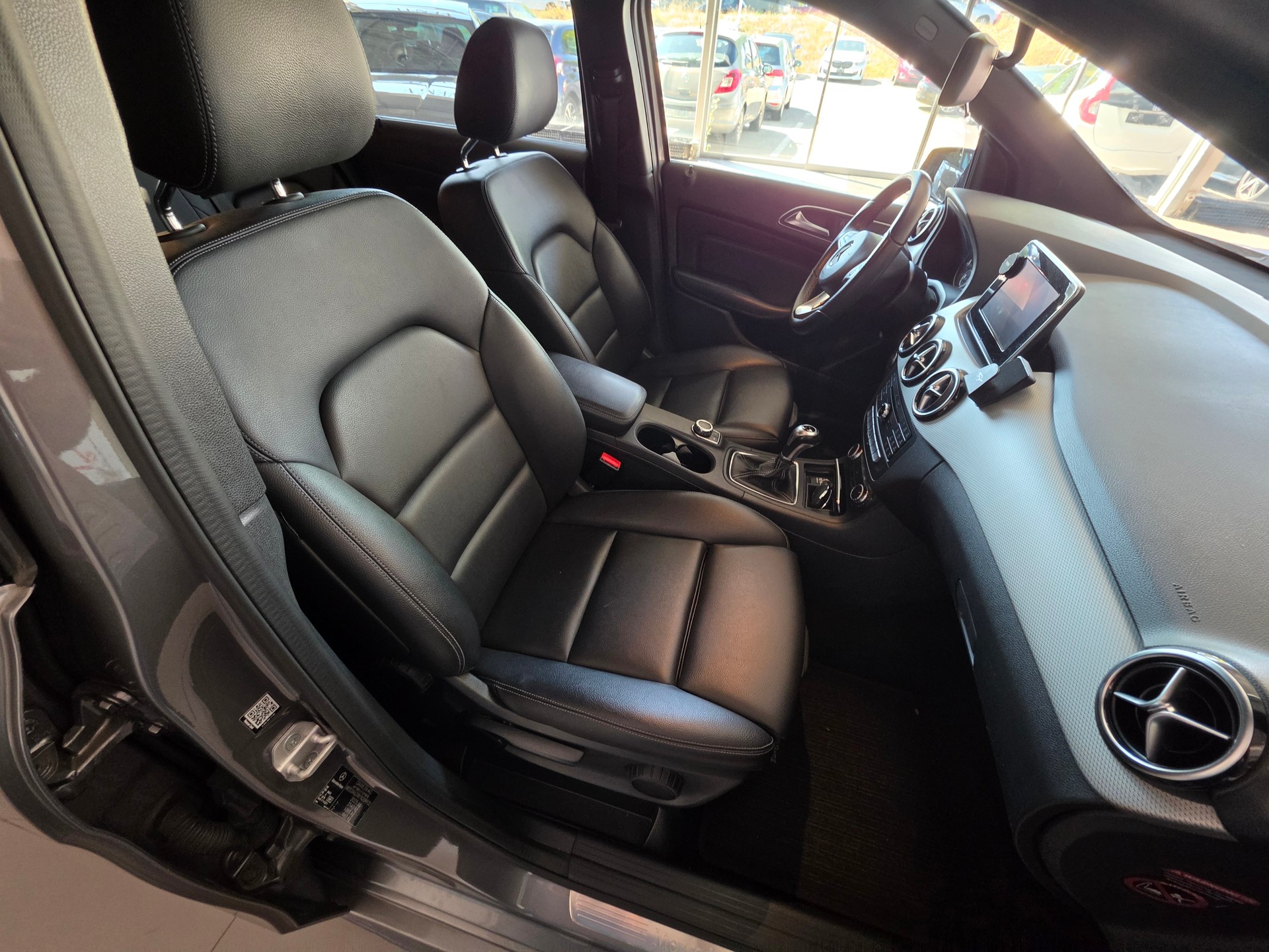MERCEDES-BENZ B 200 CDI Urban-image-11