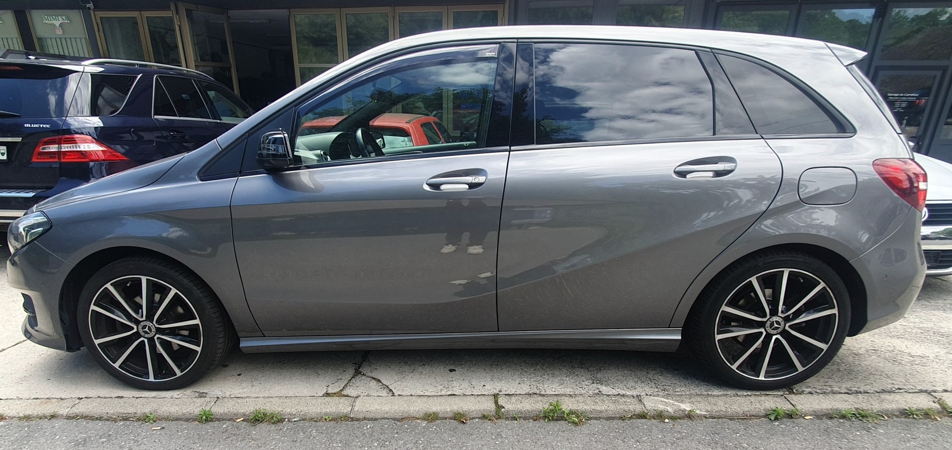 MERCEDES-BENZ B 200 CDI Urban-image-14