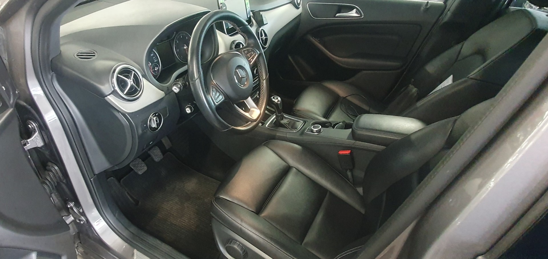 MERCEDES-BENZ B 200 CDI Urban-image-11