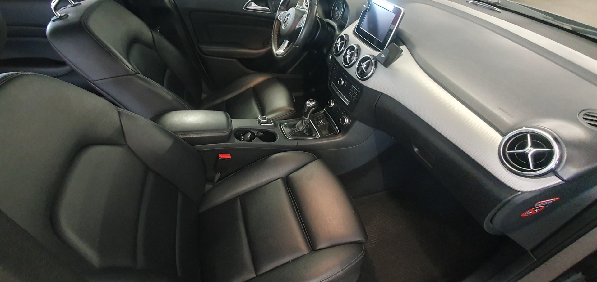 MERCEDES-BENZ B 200 CDI Urban-image-9