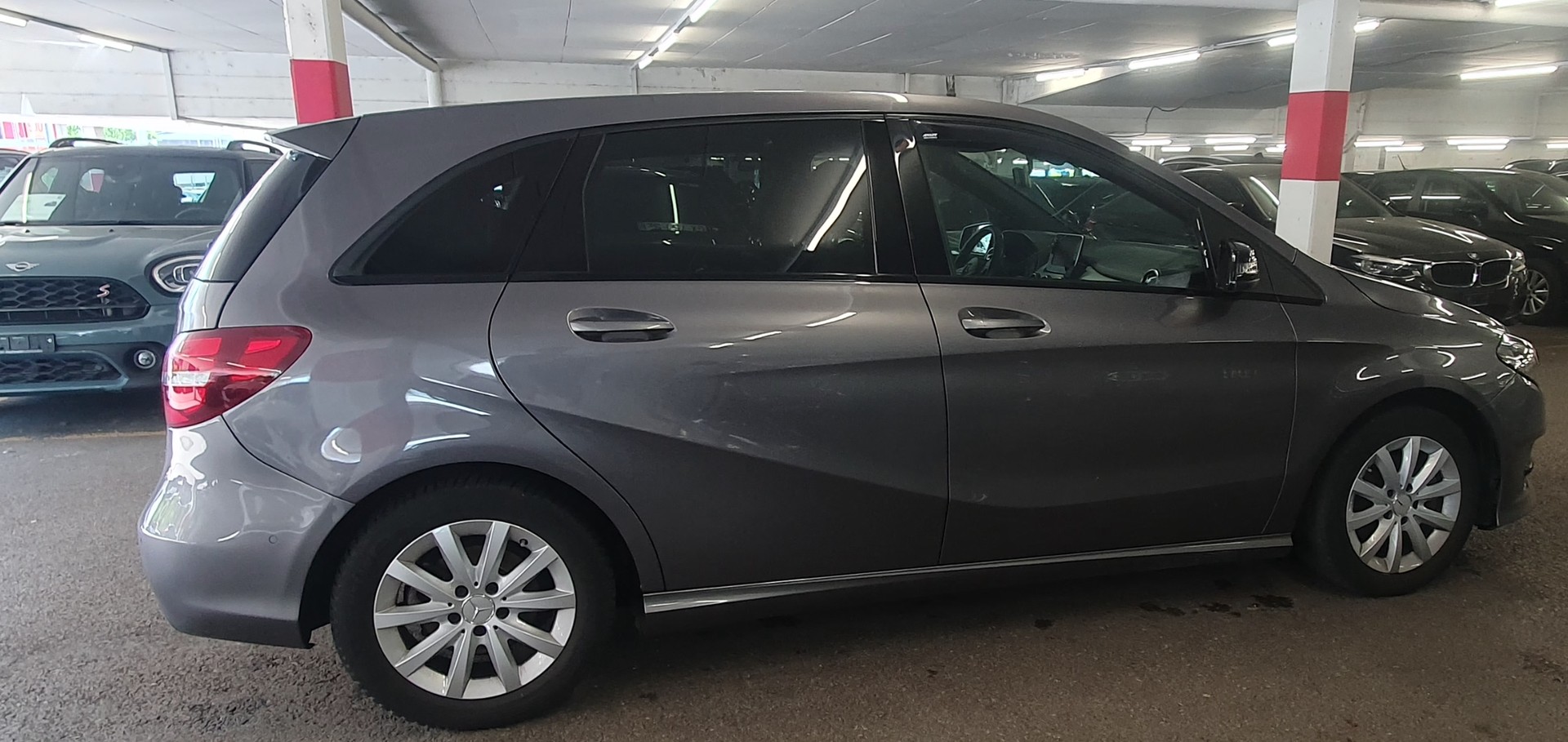 MERCEDES-BENZ B 200 CDI Urban-image-1