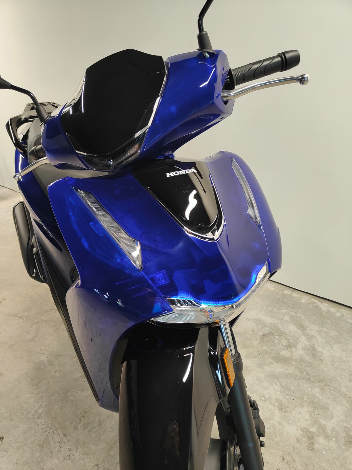 HONDA SH 125 +-showroom-element-1