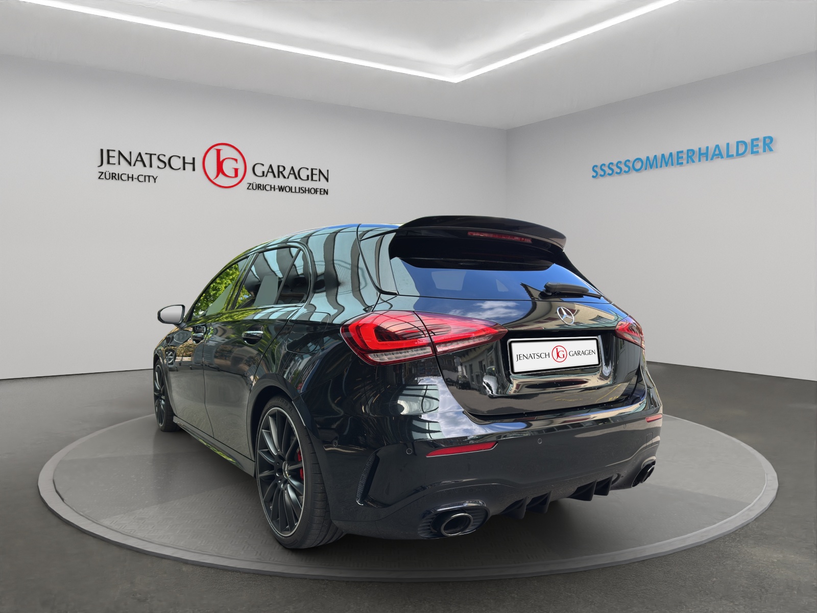 MERCEDES-BENZ A 35 AMG 4matic-showroom-element-2