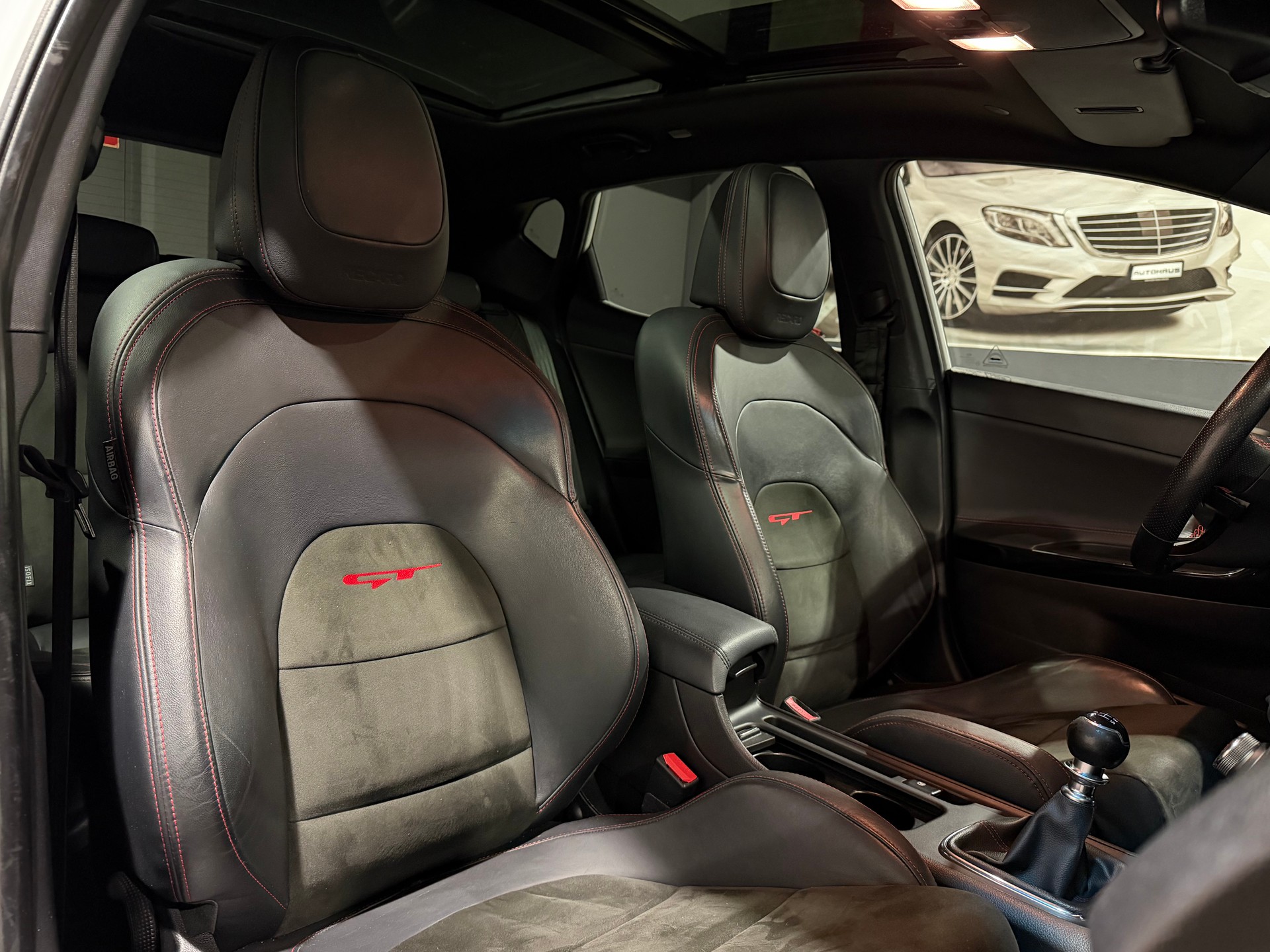 KIA Cee'd 1.6 GDi GT-image-12